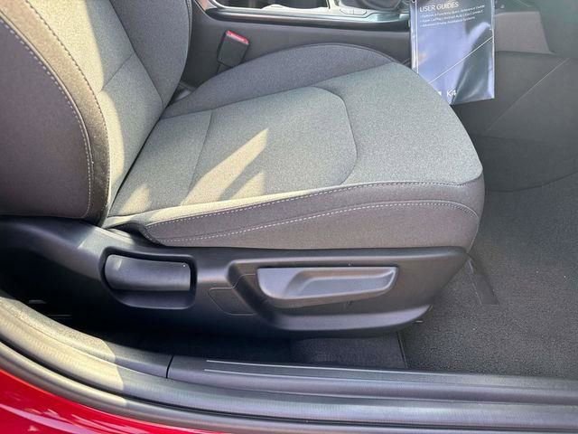 Used 2025 Kia K4 LXS image 17