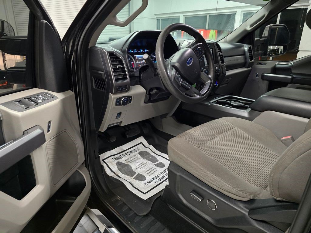 Used 2019 Ford F250 XLT w/ XLT Premium Package AWD/4WD image 20