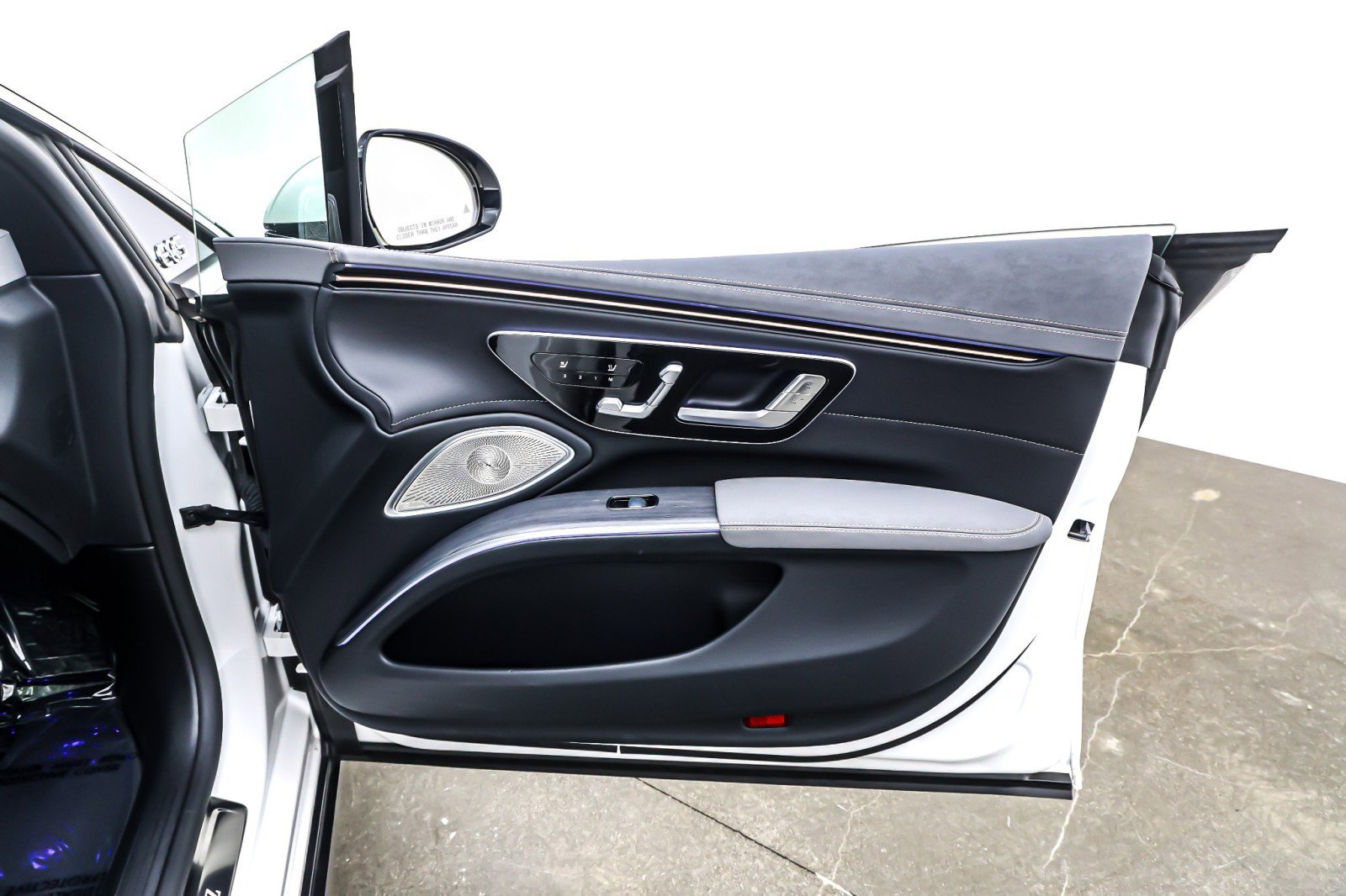 Used 2022 Mercedes-Benz EQS 450+ Sedan image 24