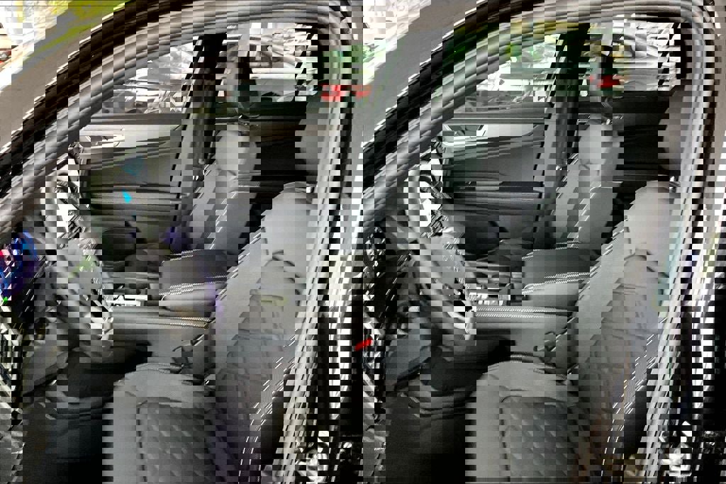 New 2026 Volkswagen Atlas Cross Sport SE image 18