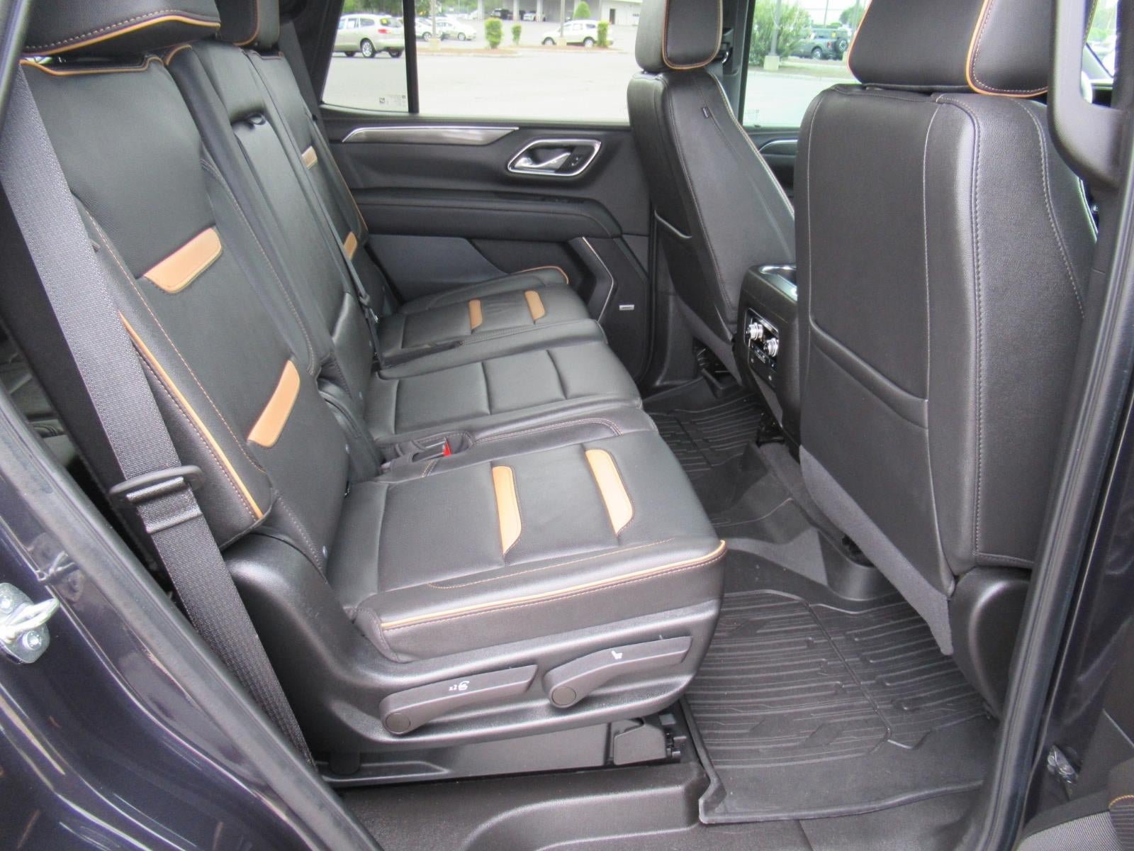 Used 2024 GMC Yukon AT4 w/ Technology Package AWD/4WD image 33