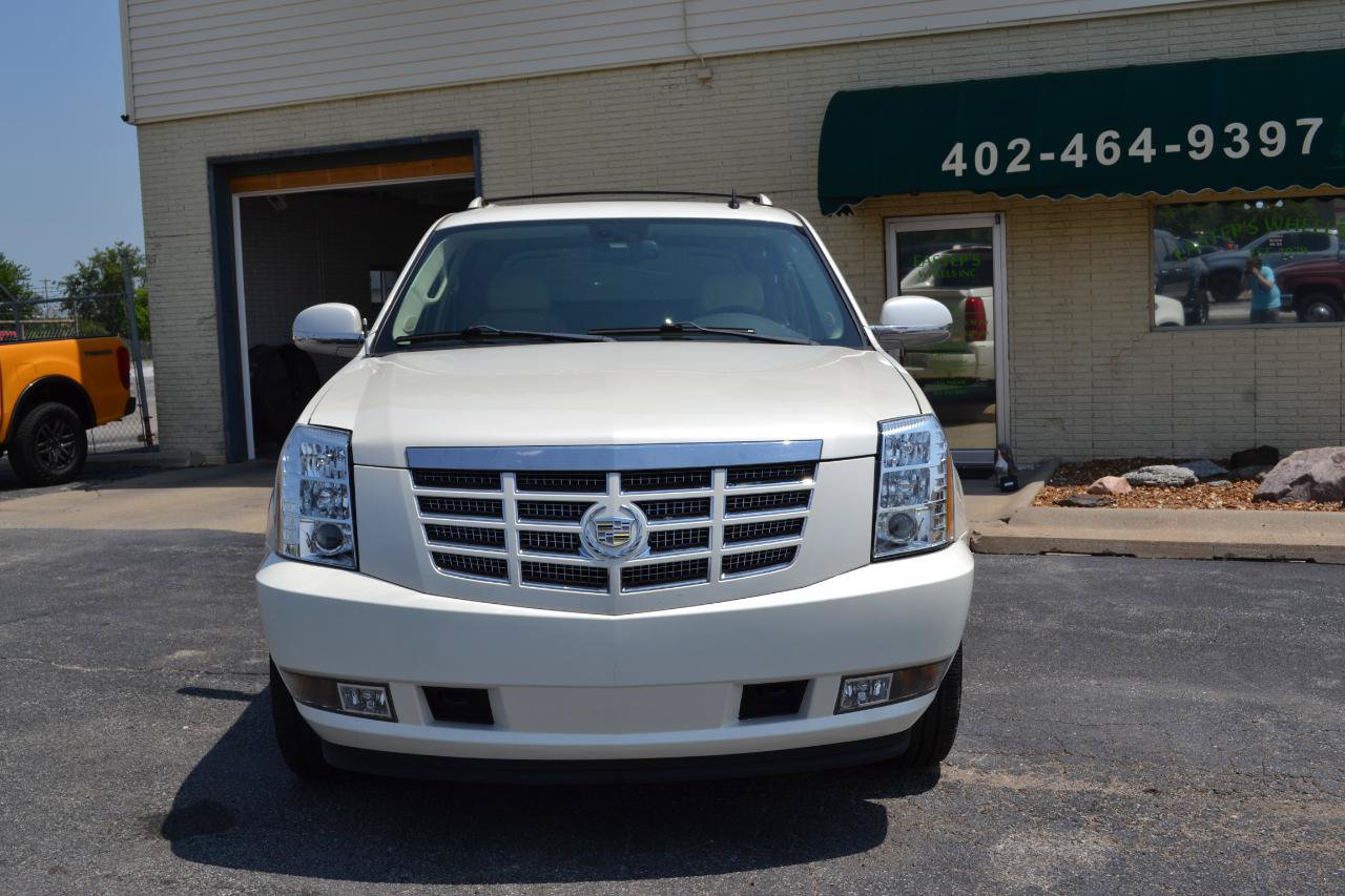Used 2008 Cadillac Escalade EXT AWD/4WD image 2