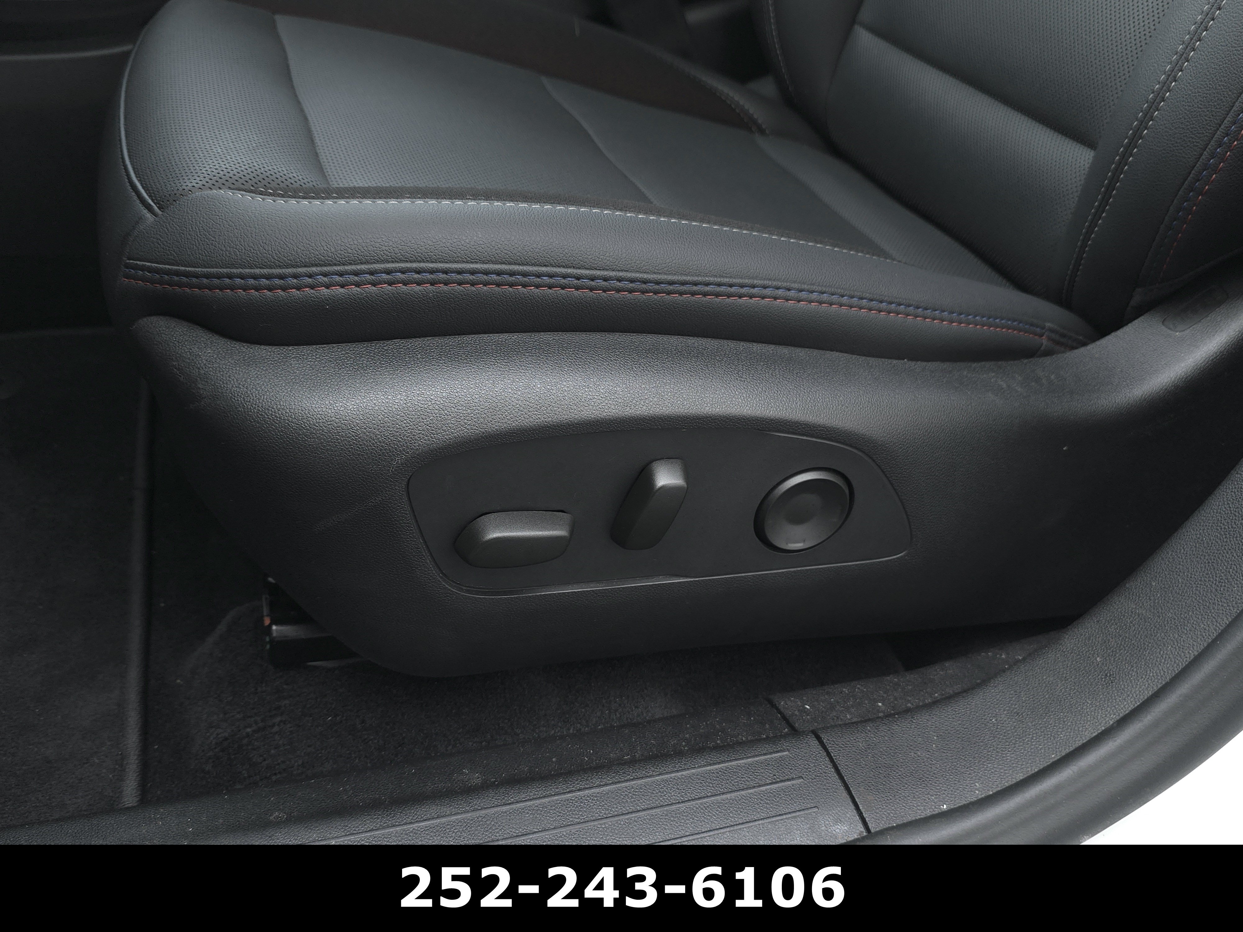 Used 2024 Chevrolet Equinox EV RS FWD image 11