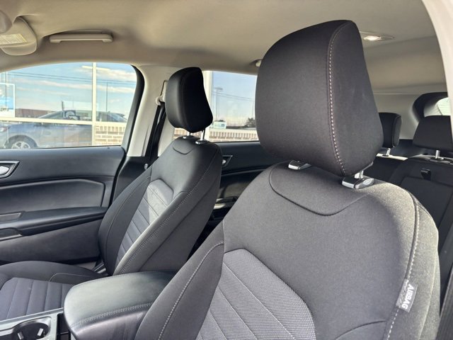 Used 2021 Ford Edge SE image 12