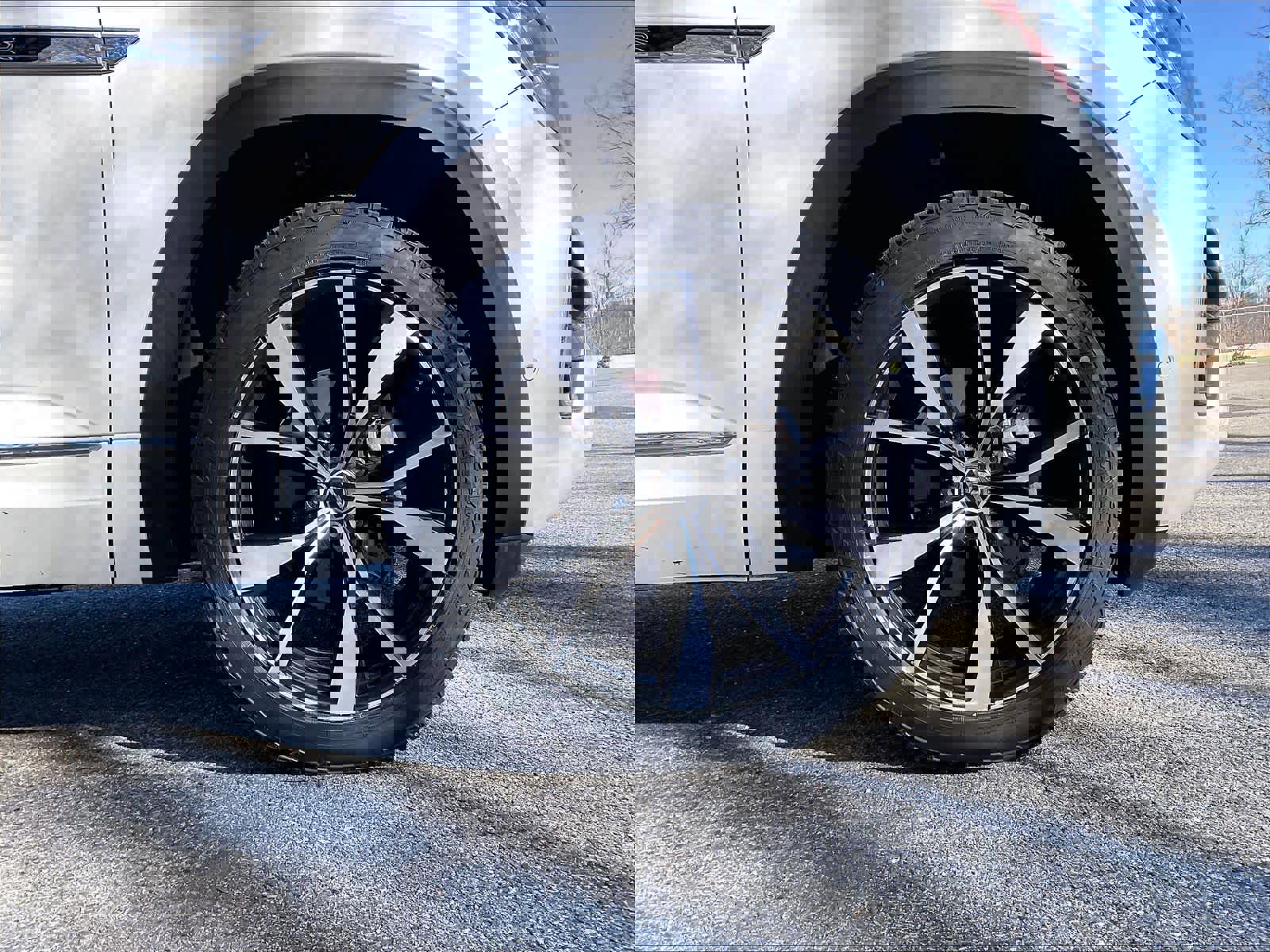 Certified 2024 Volkswagen Atlas SEL Premium R-Line image 7