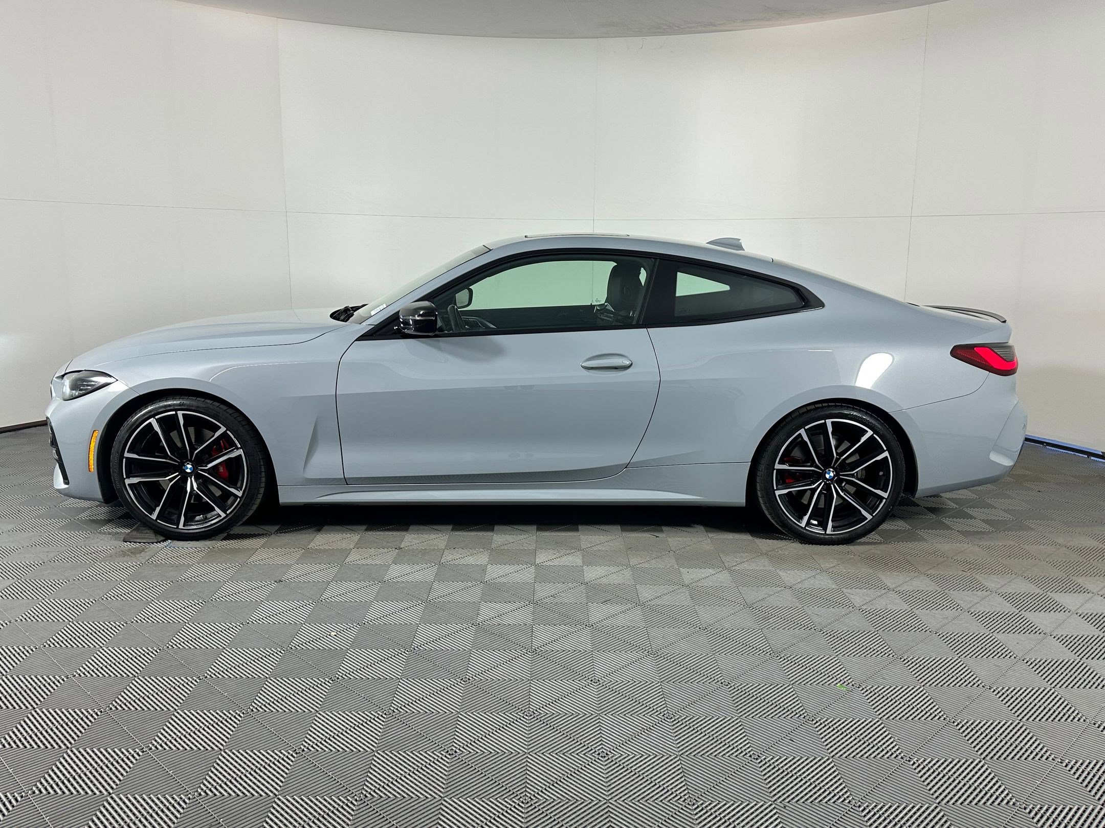 Used 2023 BMW 430i Coupe w/ M Sport Package video 2