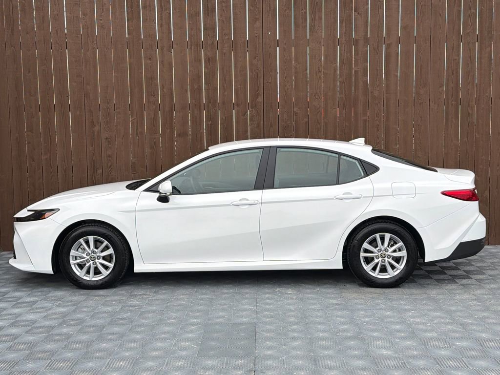 Used 2026 Toyota Camry LE image 15