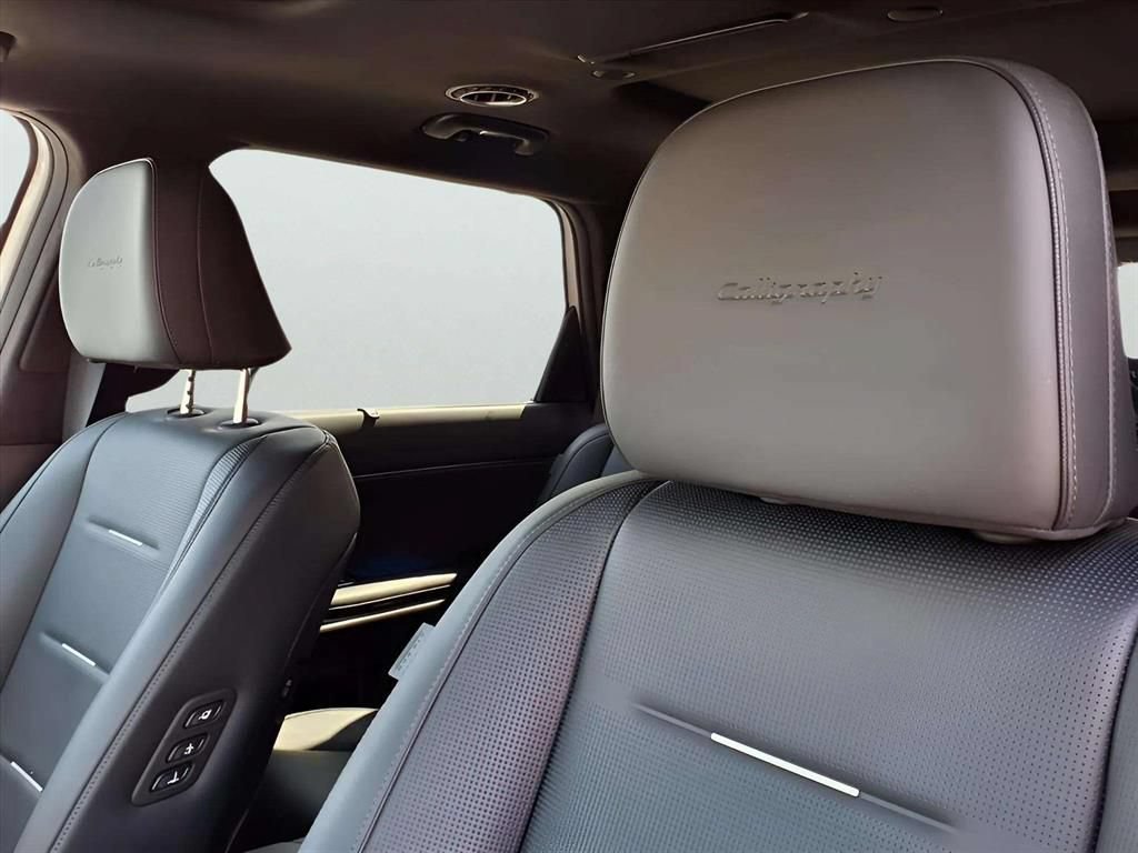 New 2026 Hyundai Palisade Calligraphy FWD image 13