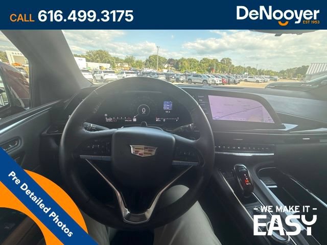 Used 2023 Cadillac Escalade Premium Luxury w/ LPO, Radiant Package AWD/4WD image 16