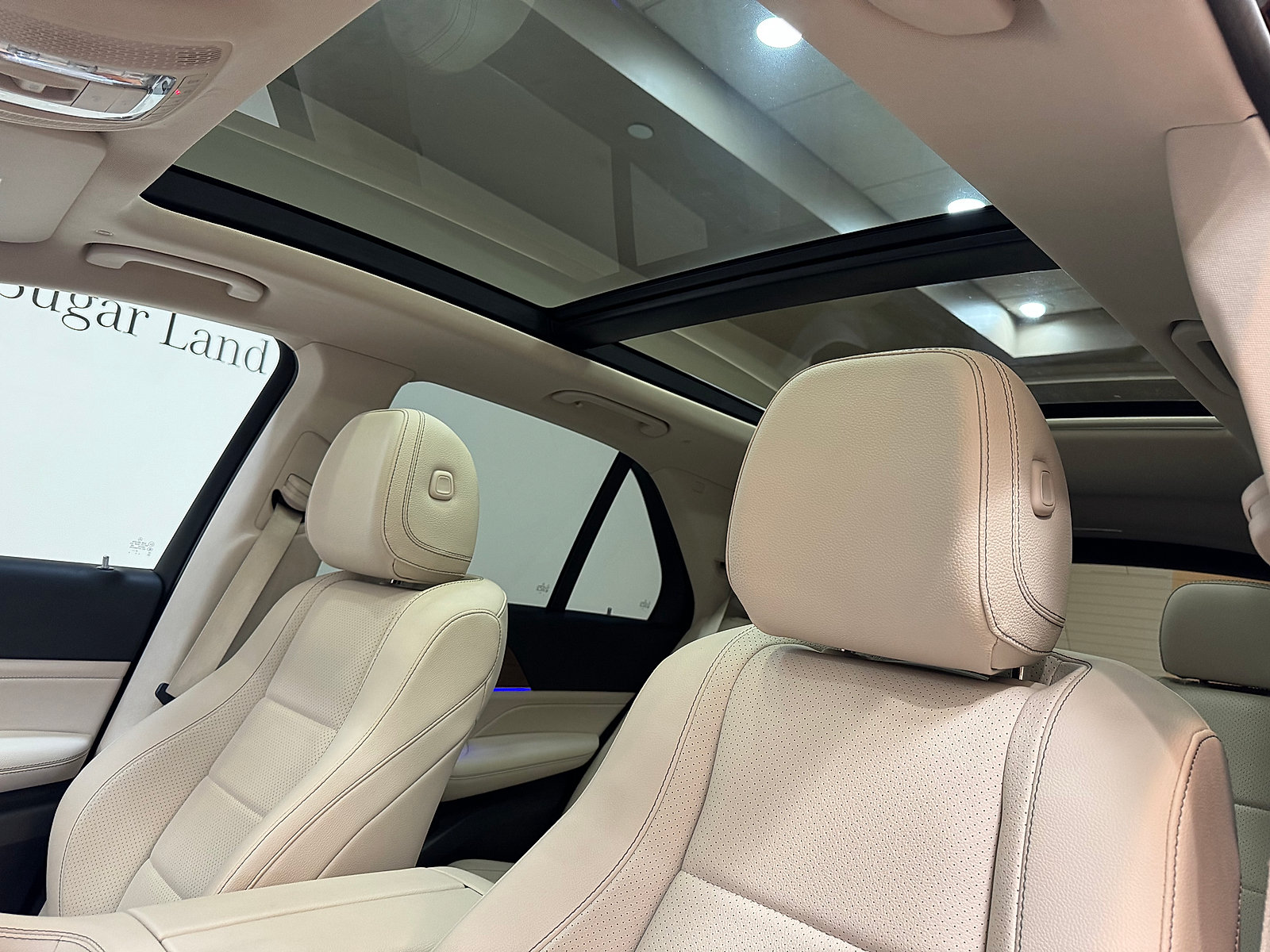 Used 2022 Mercedes-Benz GLE 350 4MATIC w/ Premium Package image 7