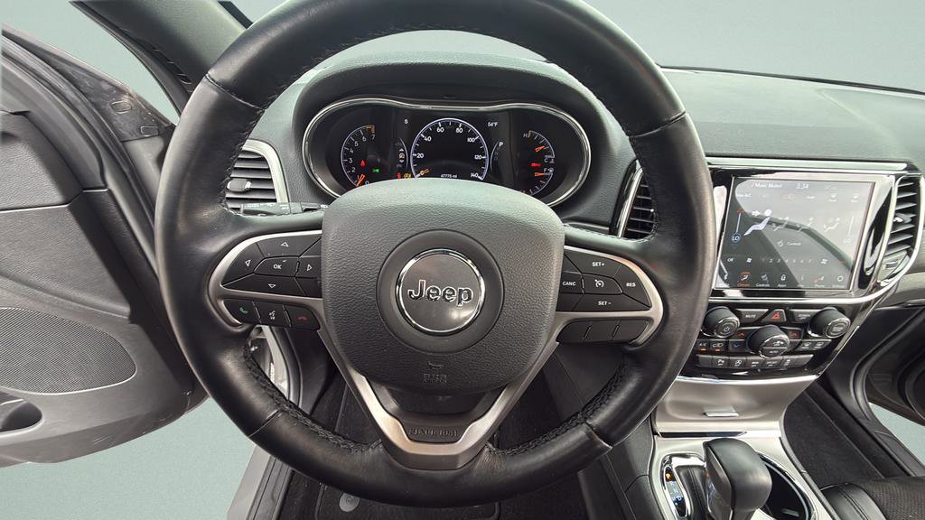 Used 2021 Jeep Grand Cherokee Laredo X AWD/4WD image 24