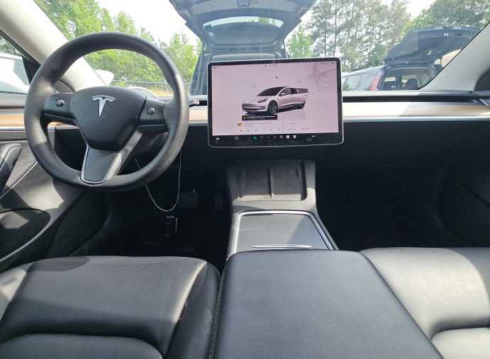 Used 2023 Tesla Model 3 Standard Range RWD image 9
