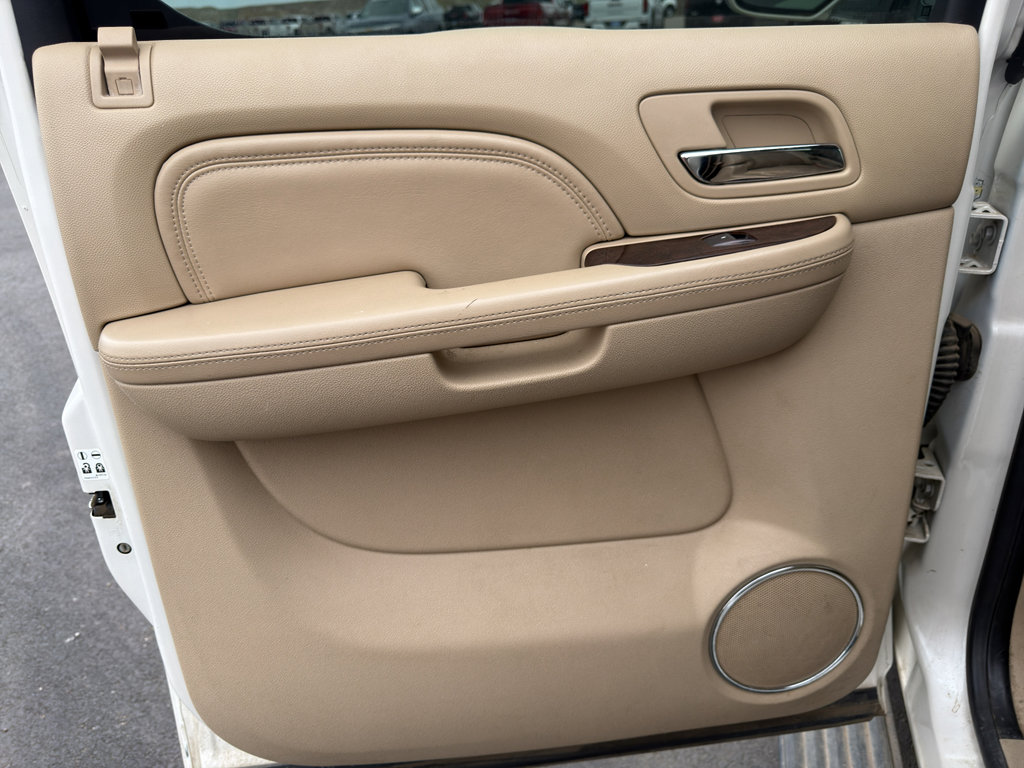 Used 2011 Cadillac Escalade ESV Premium AWD/4WD image 15