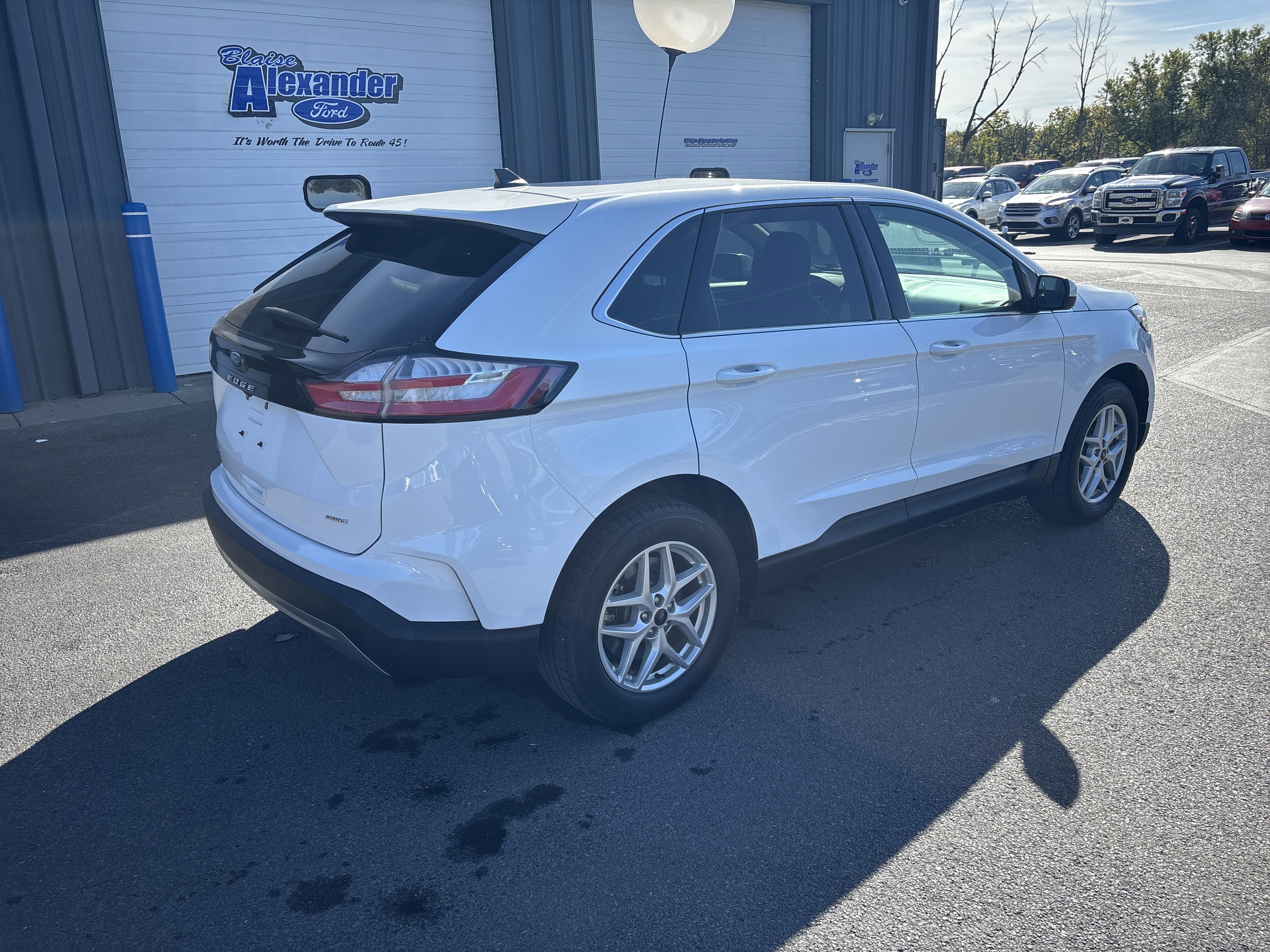 Used 2024 Ford Edge SEL video 3
