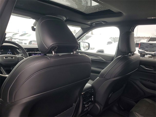 New 2025 Jeep Grand Cherokee L Altitude image 12