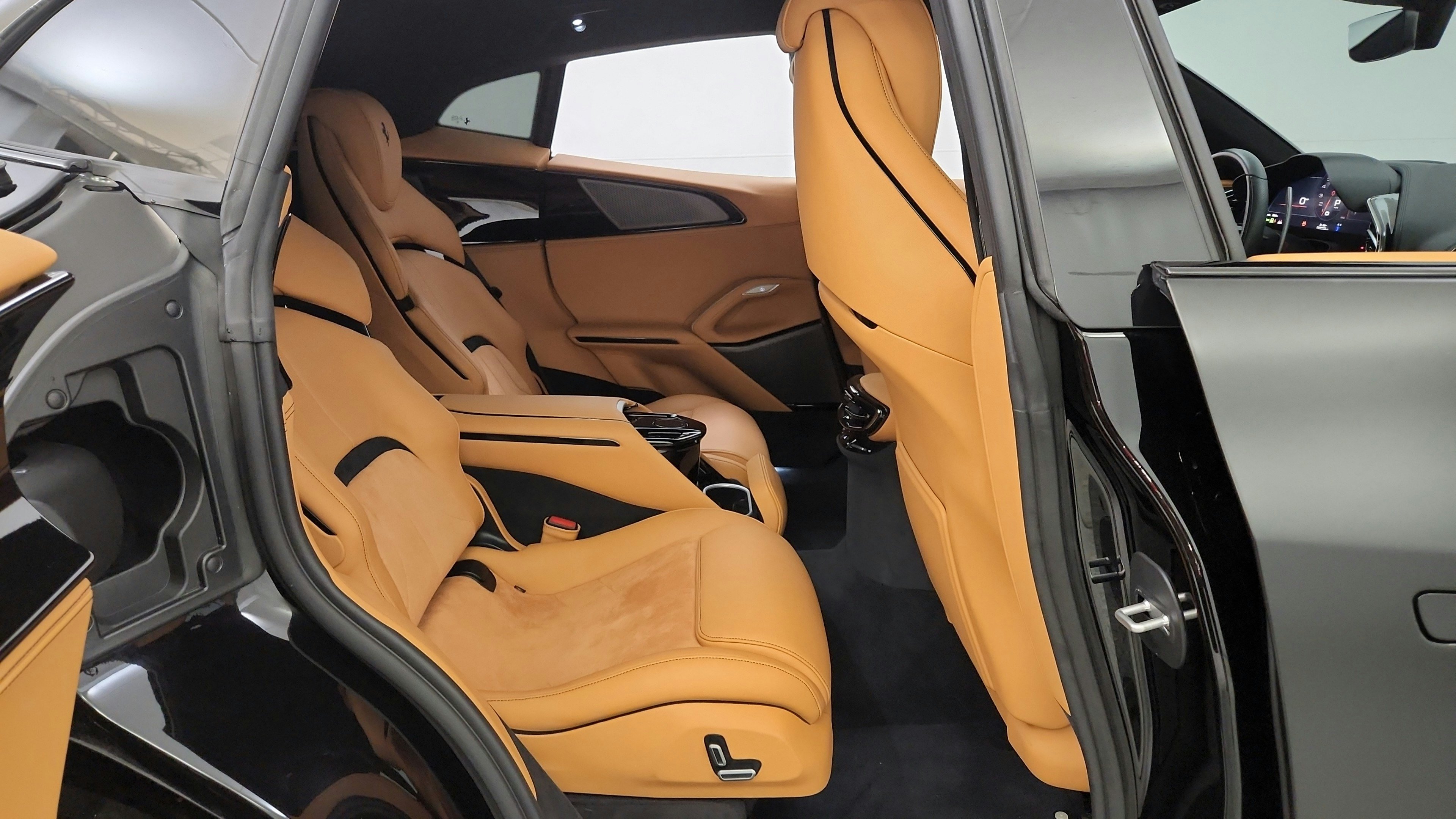 Used 2024 Ferrari Purosangue AWD/4WD image 34