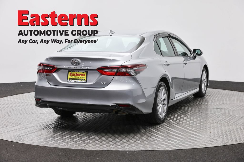 Used 2021 Toyota Camry LE FWD image 5