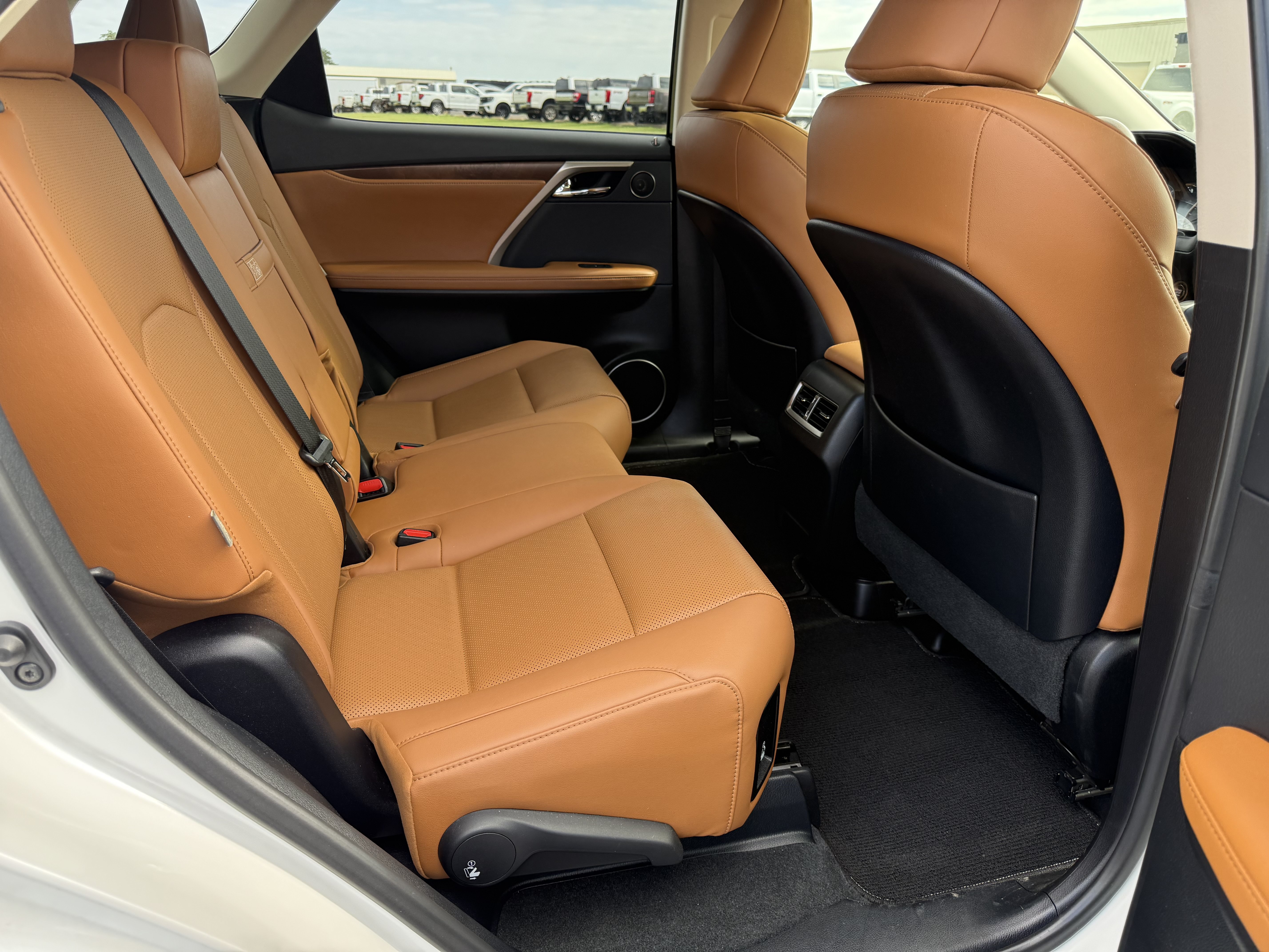 Used 2022 Lexus RX 350L Premium AWD/4WD image 11
