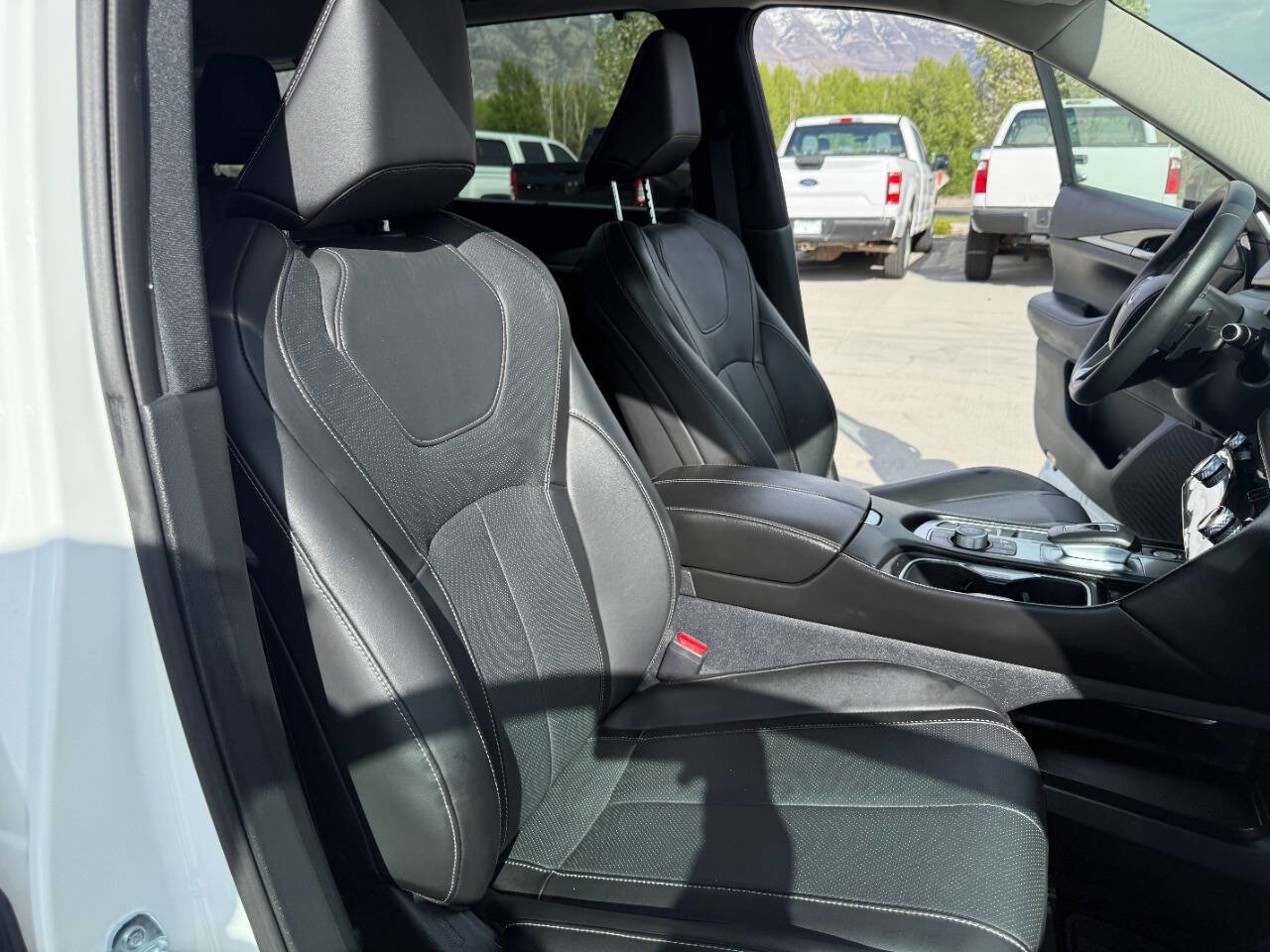 Used 2025 INFINITI QX60 Luxe w/ Vision Package image 28