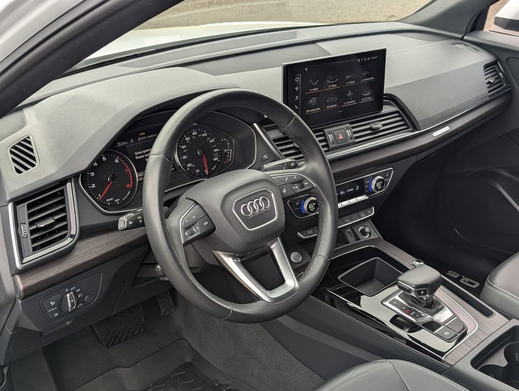 Used 2023 Audi Q5 2.0T Premium w/ Convenience Package AWD/4WD image 12