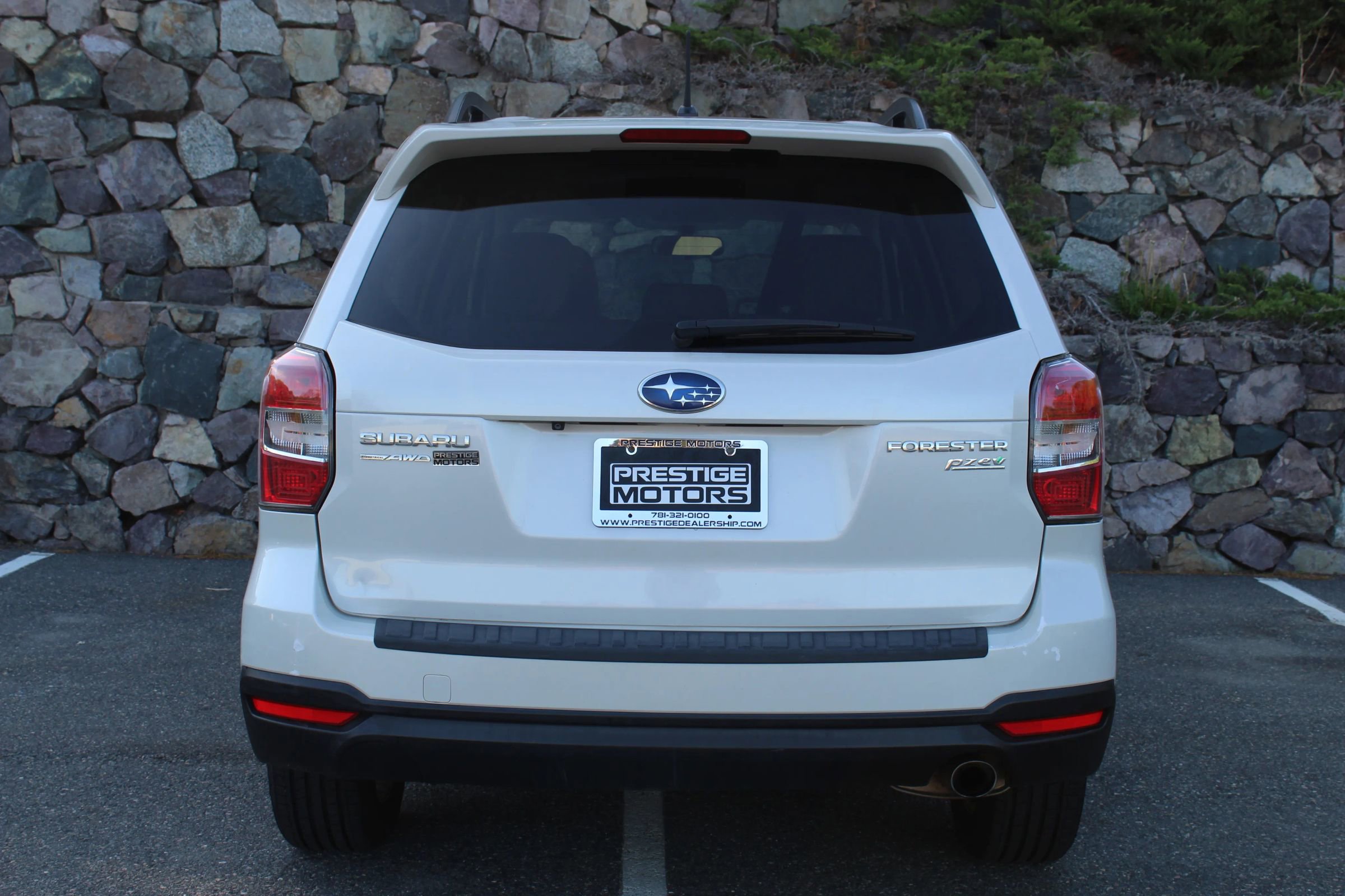 Used 2014 Subaru Forester 2.5i Limited image 8