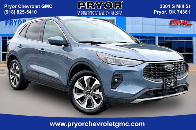 Used 2025 Ford Escape Platinum AWD/4WD image 1
