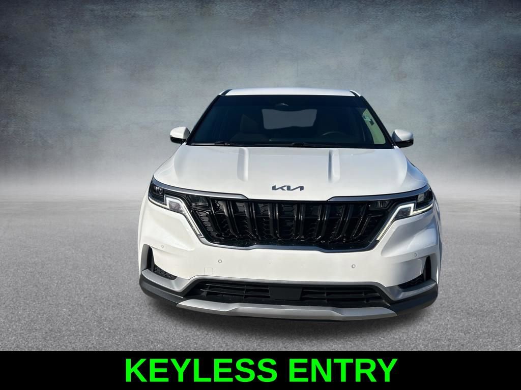 Used 2023 Kia Carnival EX image 9