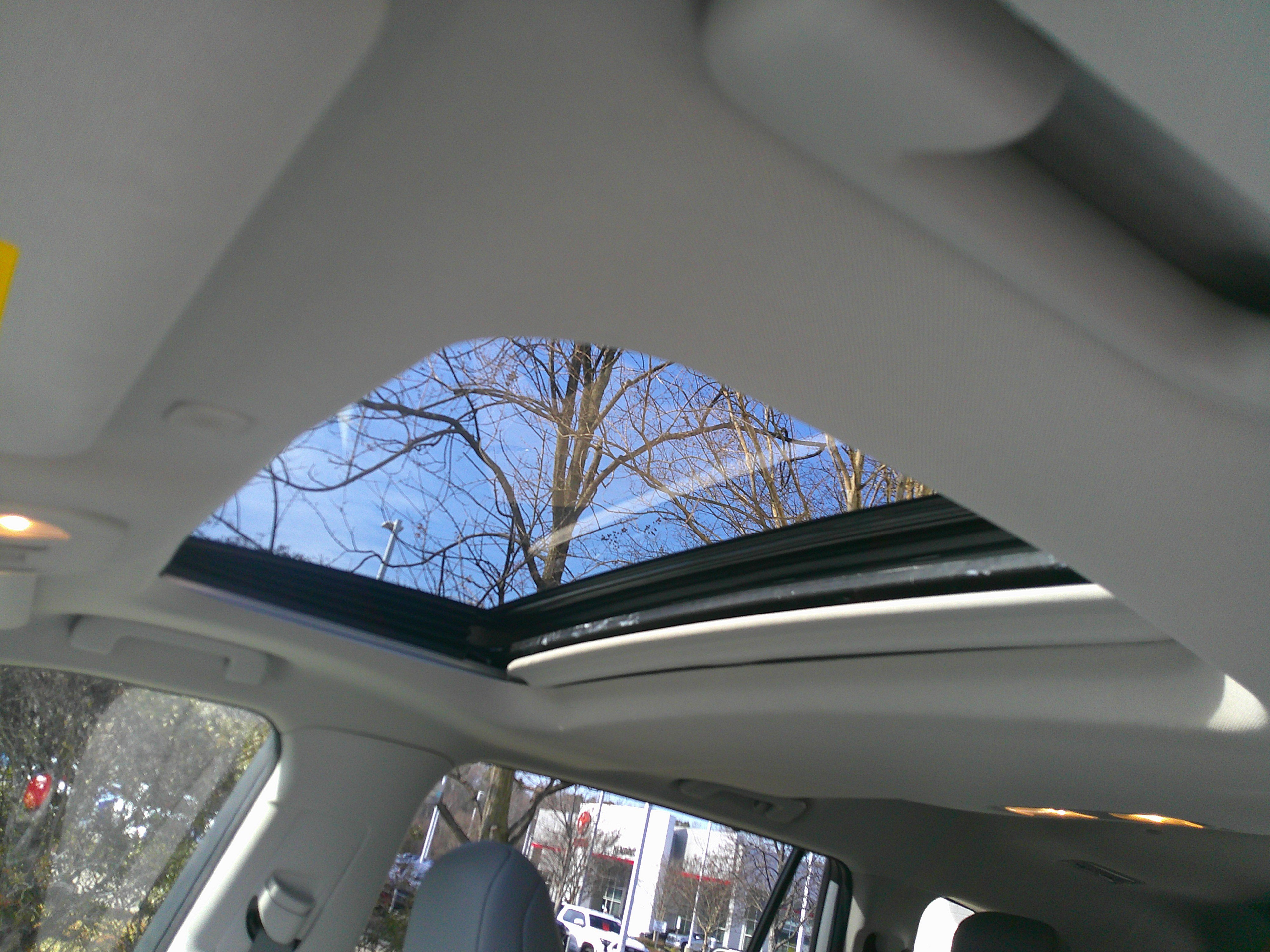 Used 2024 Toyota Highlander XLE image 29