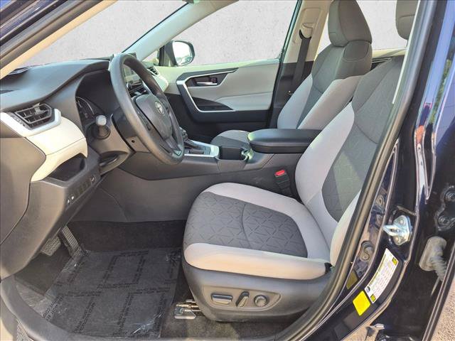 Used 2025 Toyota RAV4 XLE w/ Convenience Package FWD image 15