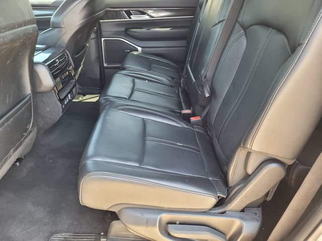 Used 2024 Jeep Wagoneer 2WD image 27