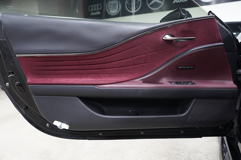 Used 2019 Lexus LC 500 Coupe w/ Sport Package RWD image 9