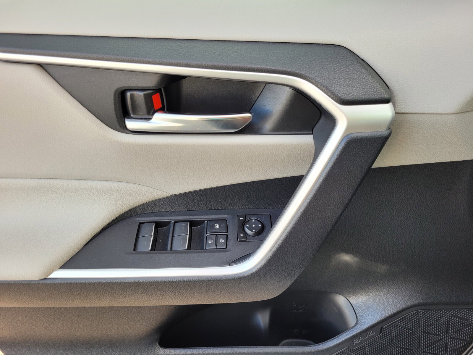 Certified 2023 Toyota RAV4 XLE image 24