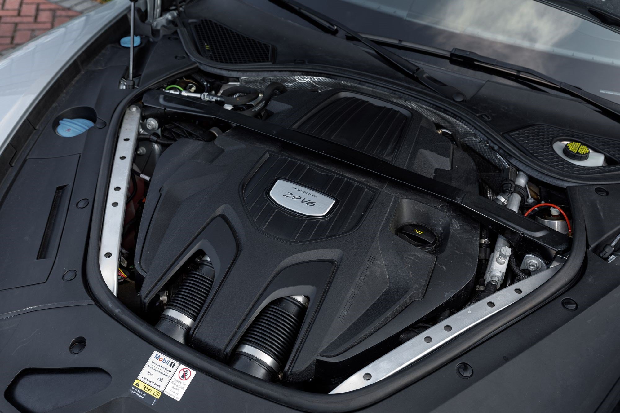 Used 2021 Porsche Panamera image 10