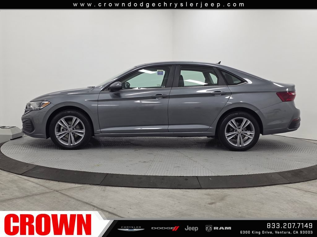 Used 2024 Volkswagen Jetta SE FWD image 4