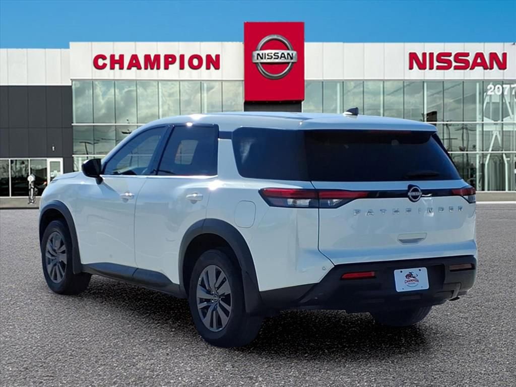 Used 2024 Nissan Pathfinder S image 5