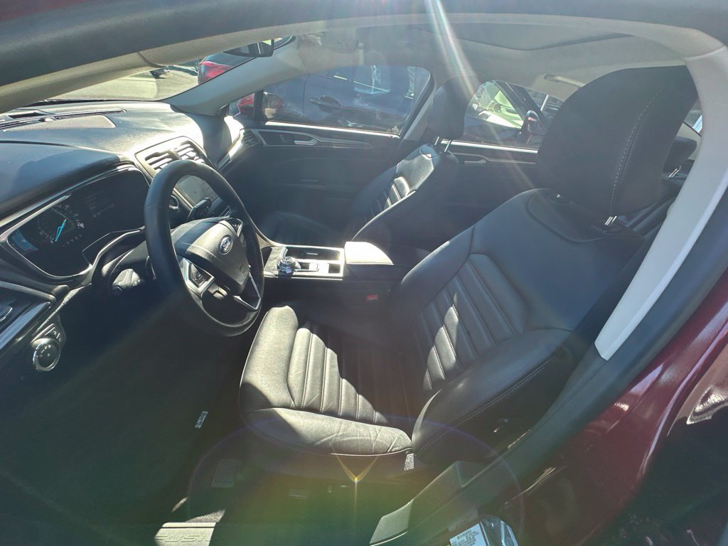 Used 2017 Ford Fusion SE w/ Fusion SE Technology Package AWD/4WD image 22