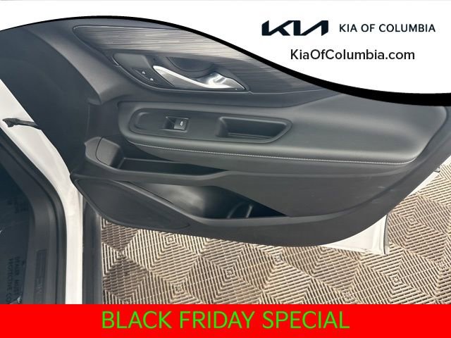 Used 2024 GMC Terrain SLT image 19