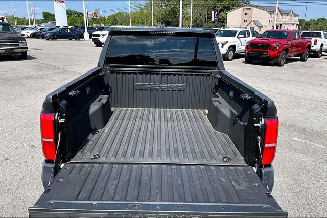 Used 2025 Toyota Tacoma SR5 image 29