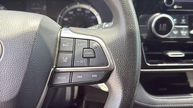 Used 2021 Toyota Highlander L FWD image 21