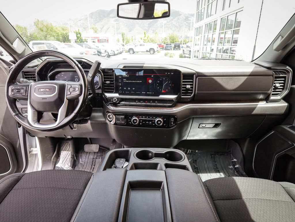 Used 2024 GMC Sierra 3500 SLE w/ SLE Convenience Package AWD/4WD image 17