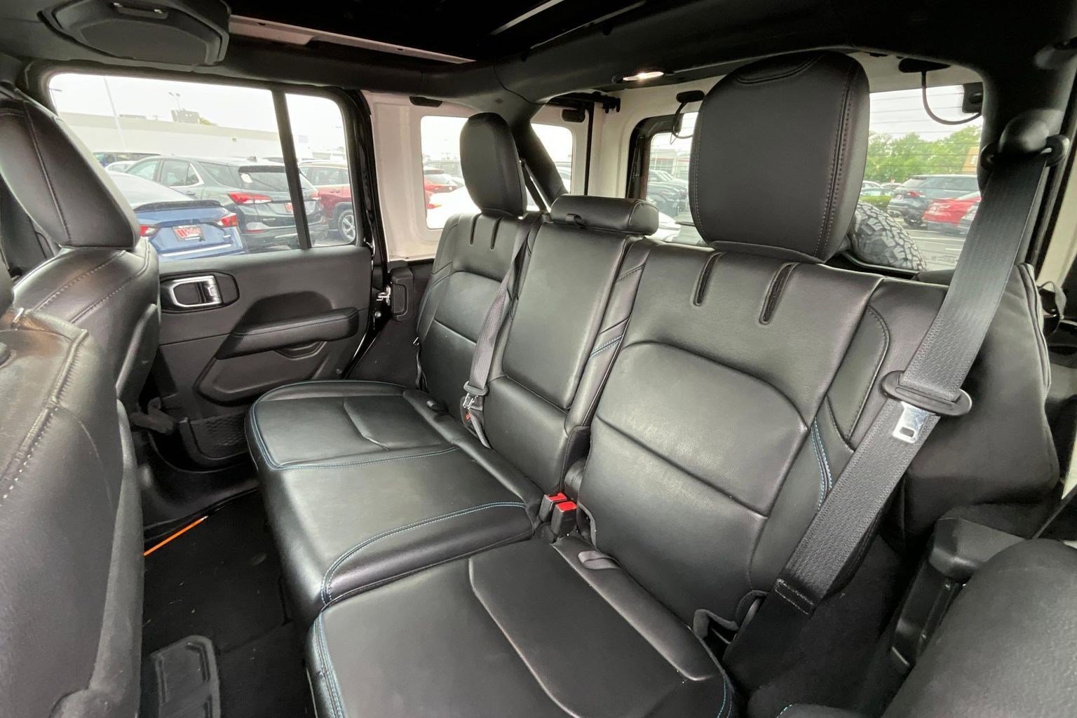 Used 2021 Jeep Wrangler Unlimited Rubicon 4xe w/ Cold Weather Group AWD/4WD image 20