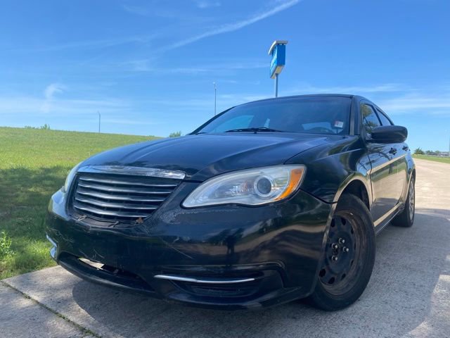 Used 2014 Chrysler 200 LX image 3
