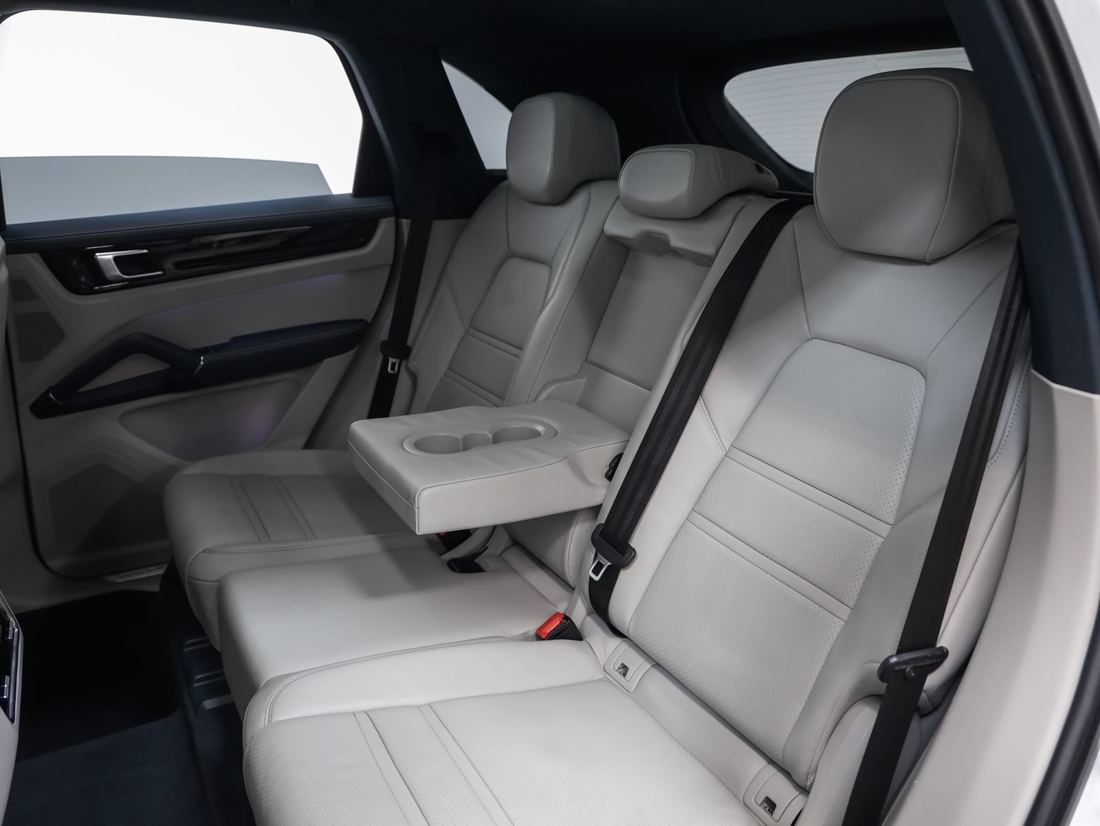 Used 2023 Porsche Cayenne AWD/4WD image 39