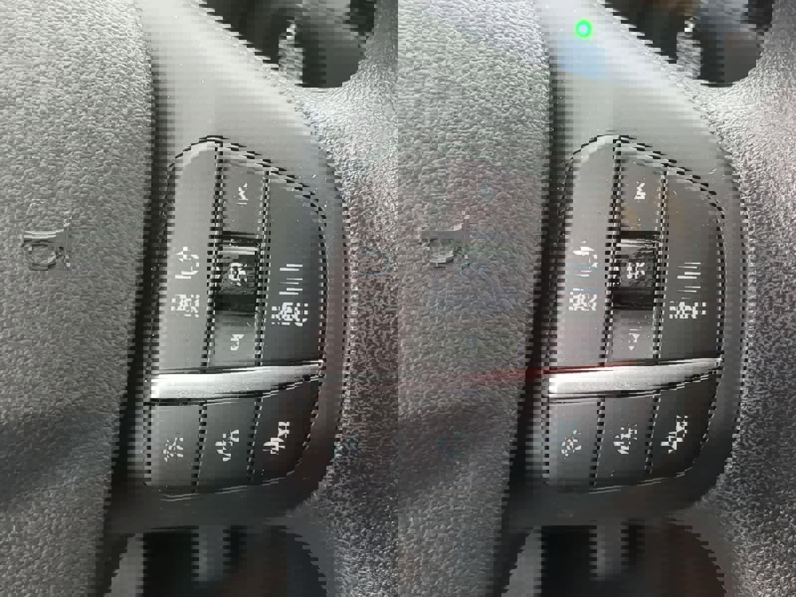 Used 2020 Ford Escape SE image 24