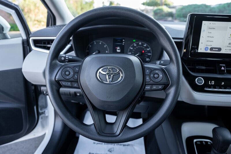 Used 2025 Toyota Corolla LE w/ Convenience Package image 11
