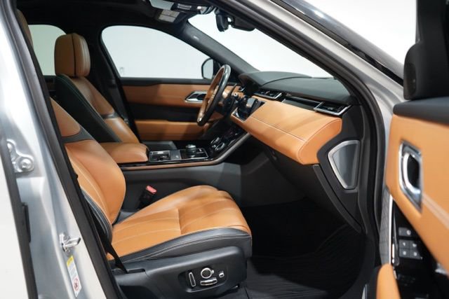 Used 2018 Land Rover Range Rover Velar R-Dynamic HSE image 36