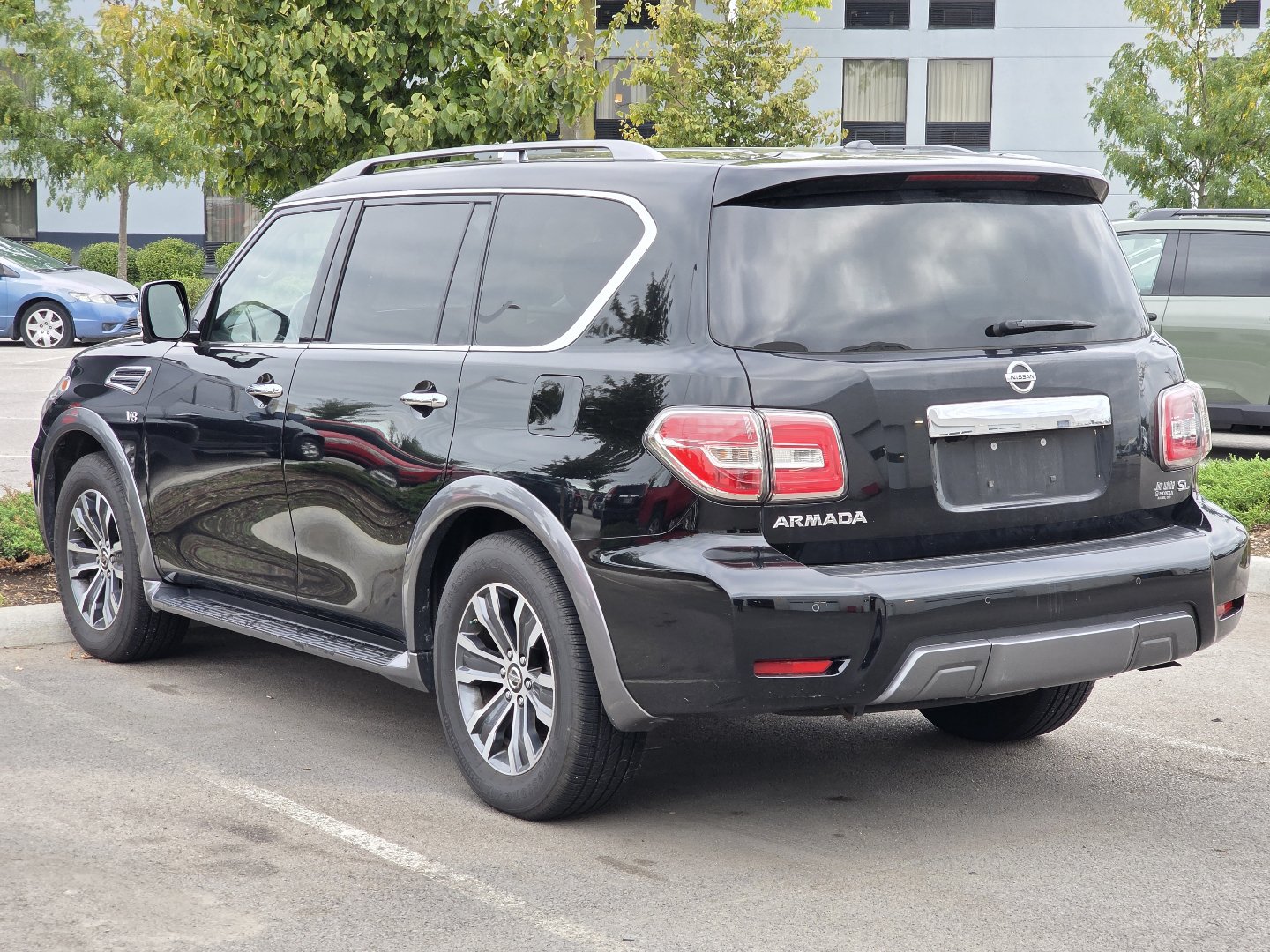 Used 2019 Nissan Armada SL w/ Premium Package AWD/4WD image 6