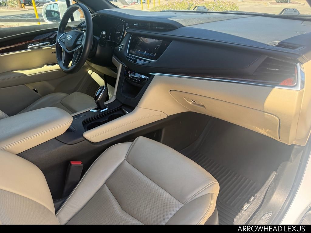 Used 2017 Cadillac XT5 Premium Luxury w/ LPO, Wheel Lock Package image 31