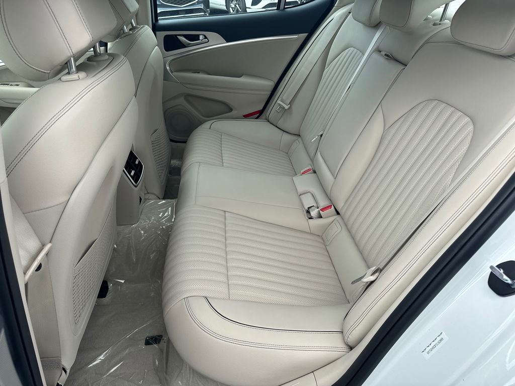 Used 2026 Genesis G70 2.5T Prestige image 12