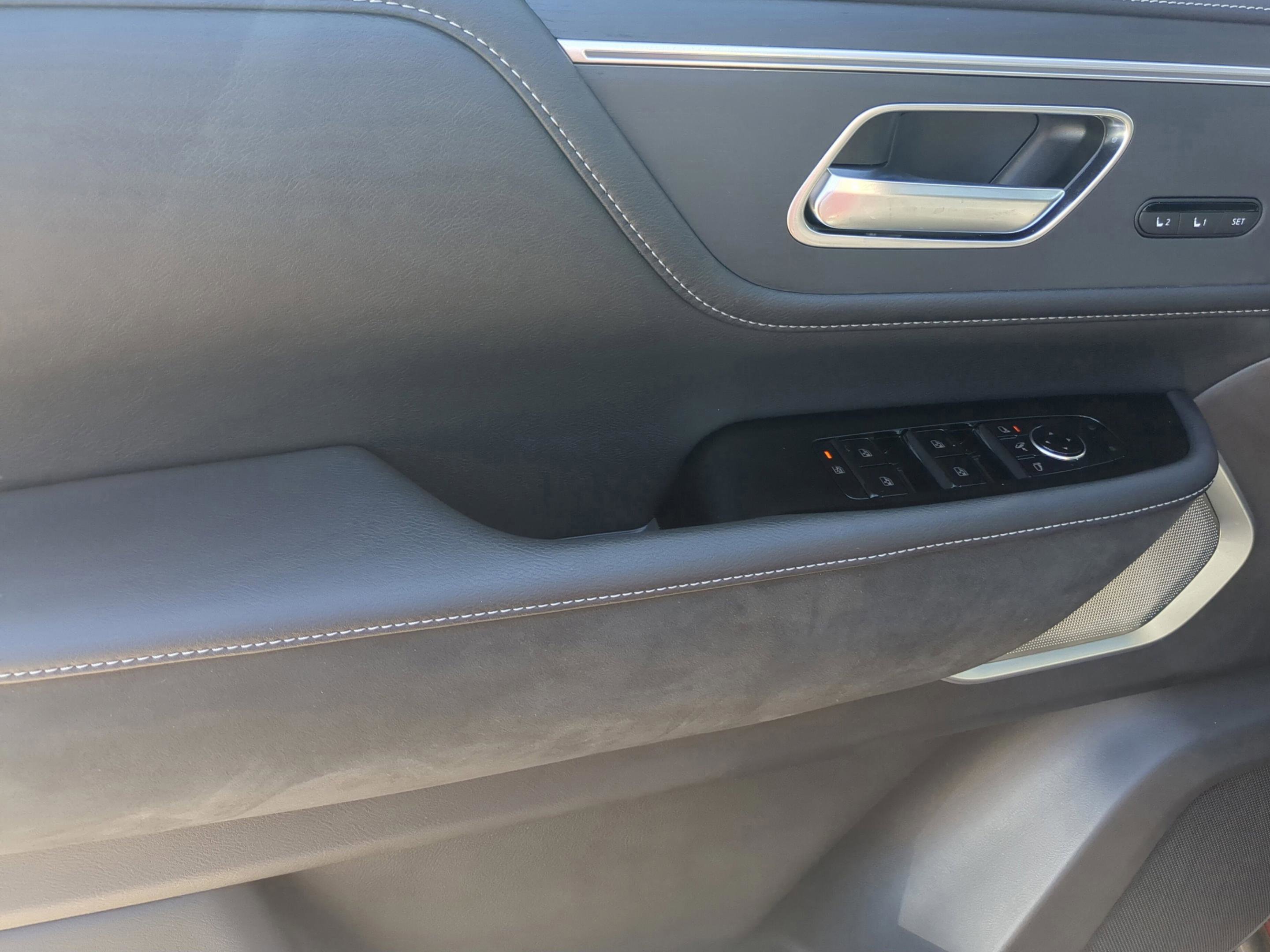 Certified 2025 INFINITI QX80 Sensory image 19